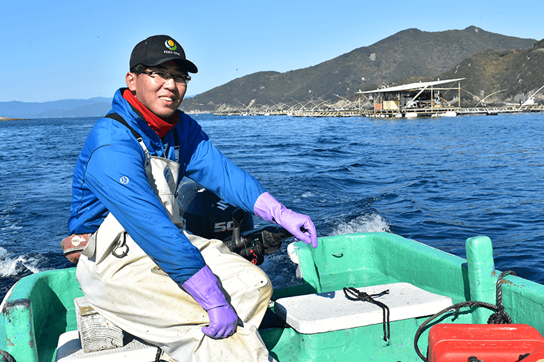 水産事業部・陸上生産グループの作業風景