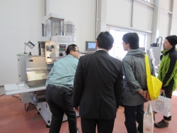 newmachineplaza_2013_01.jpg